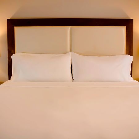 Hotel Virginia Santa Barbara, Tapestry Collection By Hilton Εξωτερικό φωτογραφία