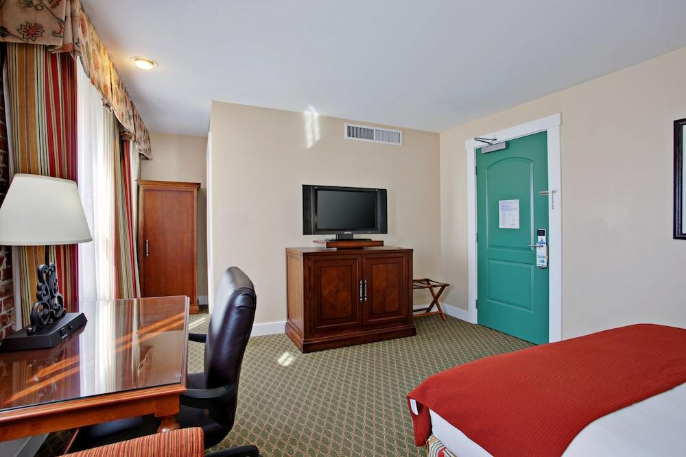 Hotel Virginia Santa Barbara, Tapestry Collection By Hilton Εξωτερικό φωτογραφία